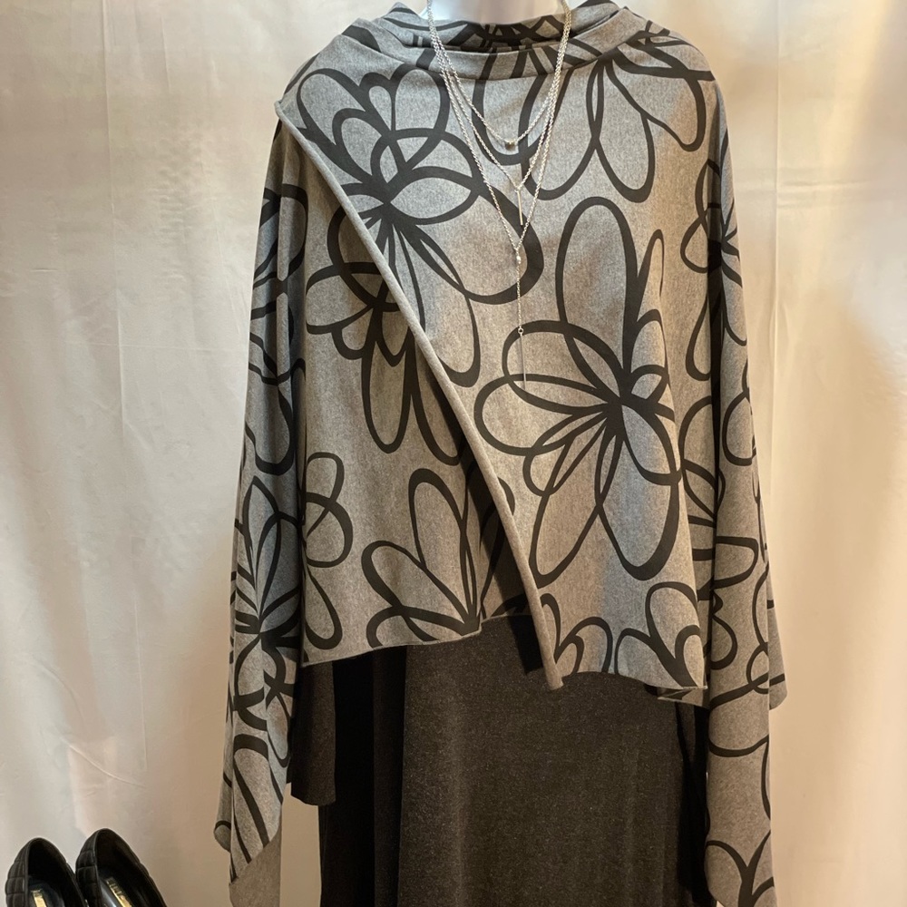 Love The Queen -Gray & Black Tulip Dress - Size L